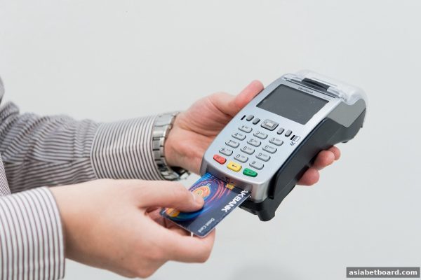 亚洲博彩论坛深度解析：ERC20提现手续费构成与优化策略