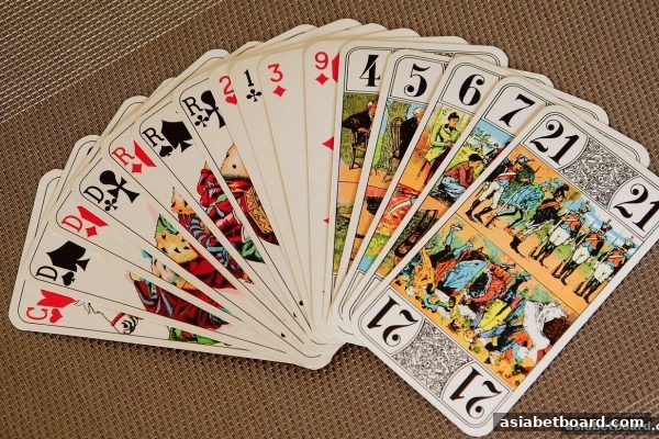 亚洲博彩论坛深度解析：底池赔率与心理战术的融合之道——从数据计算到博弈进阶