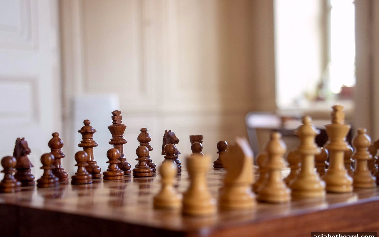 亚洲博彩论坛深度教程：国际象棋战术思维与实战演绎